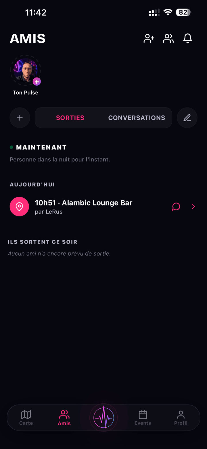 Onglet Amis de NoctiPulse : Ton Pulse en haut, sorties du jour avec un ami à l'Alambic Lounge Bar et liste de ceux qui sortent ce soir