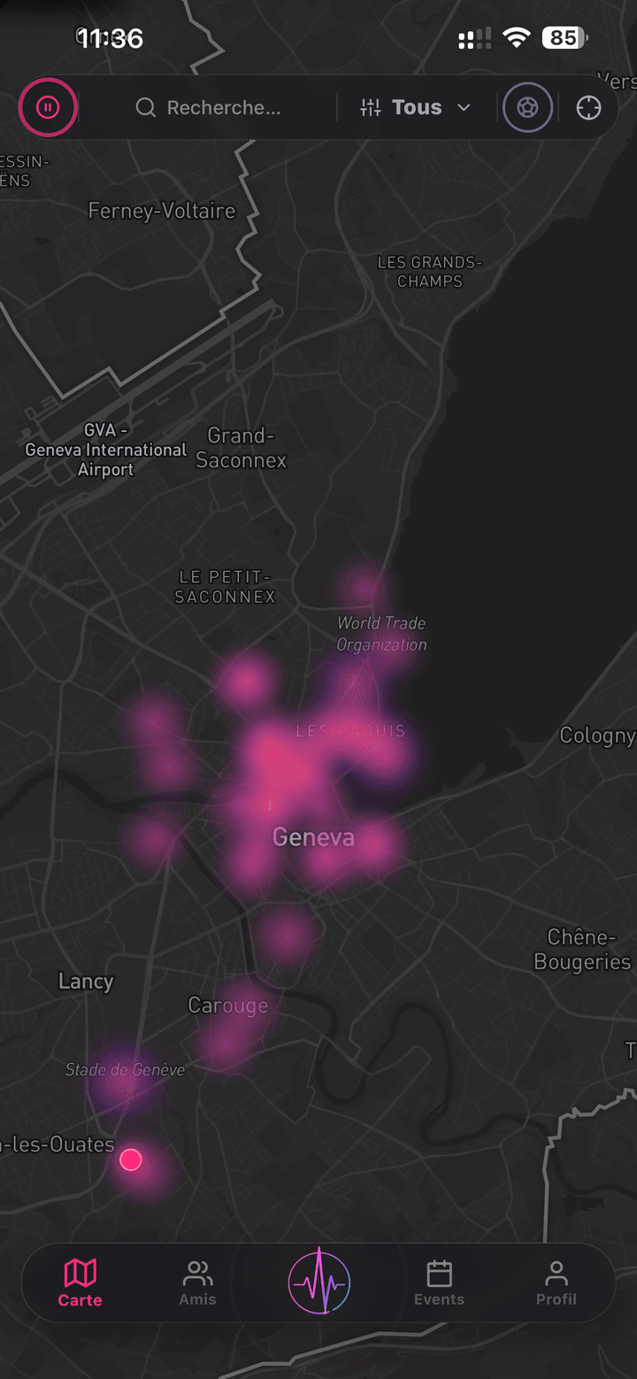 Carte vivante de NoctiPulse : heatmap rose et violette concentrée sur le centre de Genève la nuit